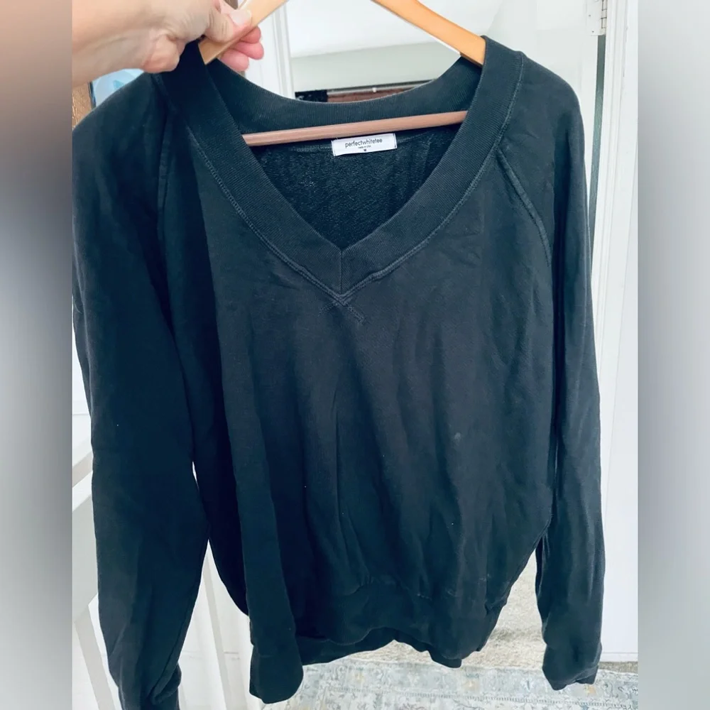 Perfect white tee , Black V-Neck Sweater Sz M - Picture 2 of 4